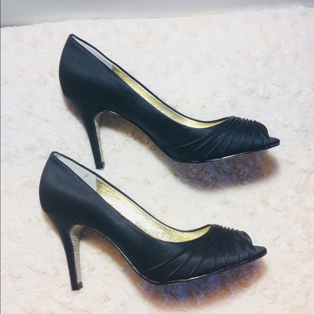 Adrianna Papell Womens Black Shoes
